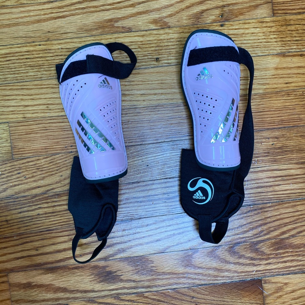 Adidas Girl’s Pink Predator Club Shinguards